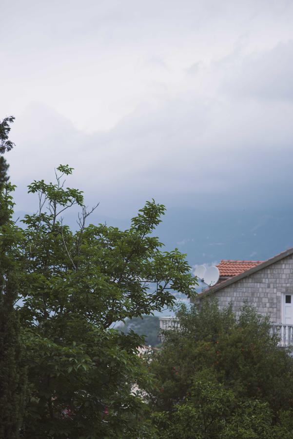Porodicni Leilighet Sveti Stefan Eksteriør bilde